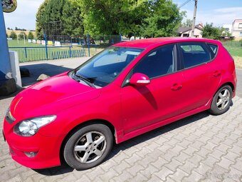 Hyundai i30 1.6 CRDi 66kw  rok v.2011 - 5