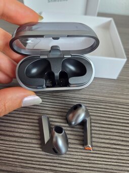 Sluchátka Samsung Galaxy Buds 3 - 5
