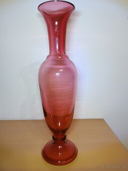 Stará váza AMFORA -rubínové sklo - 5