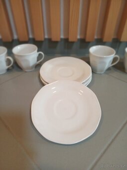 Sada bílého porcelánu na kávu - 5