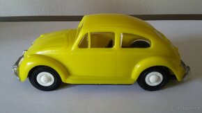 Stará hračka VW brouk KDN 1974 - 5