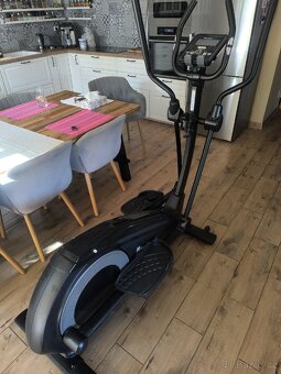 Profi eliptický trenažér HouseFit Motio 80i Train - 5
