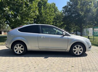 Ford Focus 1.6 77 kW Ambiente - benzín - 3-dveřový hatchback - 5