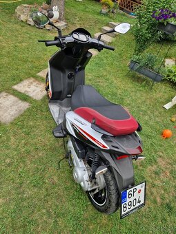 Aprilia SR 50 Motard - 2014 - pěkný-SUPER CENA - 5