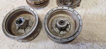 Jawa 555, 05 - bubny a štíty - 5
