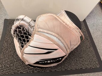 BRANKÁŘSKÁ LAPAČKA A VYRÁŽEČKA BAUER VAPOR HYPERLITE SR. - 5