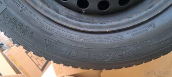 Prodám zimní pneu Michelin 215/60/R16 na disku - 5