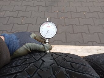 215/60/16 zimní pneu nokian - 5