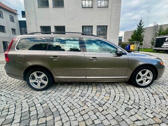VOLVO V70 2.0D4 120KW 5VÁLCE SUMMUM AUT-KUŽE-Bi XENON-ACC - 5