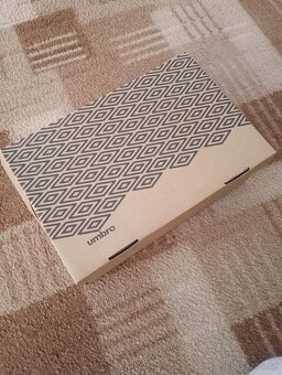 Dívčí boty na tělocvik Umbro, vel. 37,5 - 5