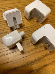 Originální Apple adaptéry + kabely - 5