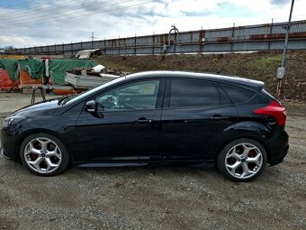 Ford Focus 2.0i 16v ST sport - 5