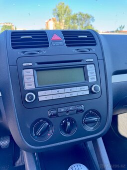Volkswagen Golf 5 2007 1.6i - servisováno + zimní sada - 5