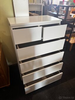 Hezká bílá 6ti šuplíková komoda IKEA MALM - 5