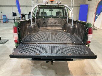Nissan Navara Pick-up 2.4 King Cab 4x4 - 5