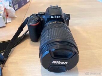 Zrcadlovka Nikon D5600 + 3 obětivy, dálkové ovládání a blesk - 5