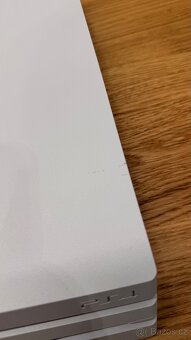 PS4 pro + 2 ovladače dual shock - 5