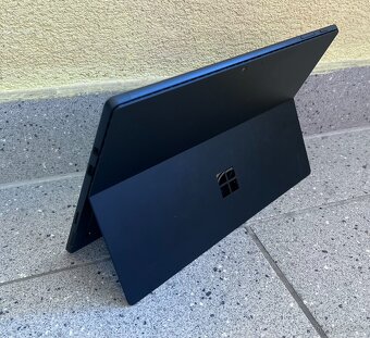 Microsoft Surface Pro 6 / i5 8350U / 8GB RAM / 256GB / 12" - 5