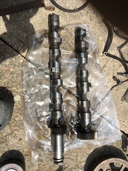 Motor 2.5 TDI V6 nahradni dily - 5