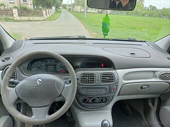 Renault MEGANE SCENIC - 5