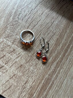 Prodám stříbrný prstýnek s naušnicemi - padparadscha křemen - 5