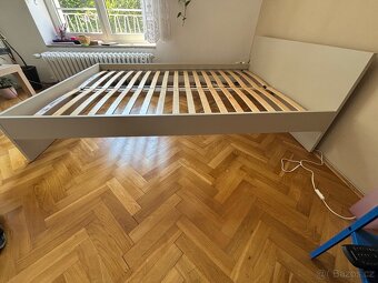 Predám posteľ 140x200 cm s roštom a matracom – svetlo béžová - 5