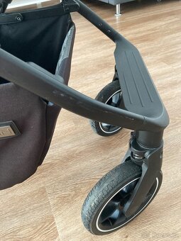 Kombinovaný kočárek Moon PIÚ 2024 - 5
