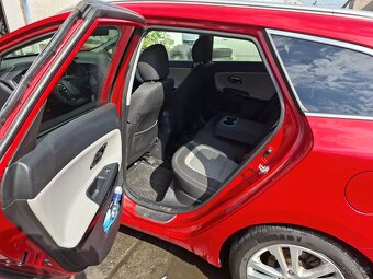 KIA CEED SW 1,6 CRDI 94KW - 5