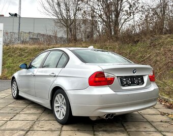 BMW E90 320i 110KW Manuál,Výhřevy,ALU R16,Senzory,131 TKM - 5