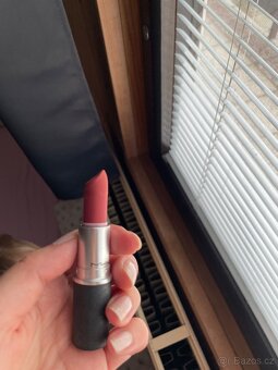 Kosmetika Estée Lauder, Loreal, YSL, Lancome, MAC - 5