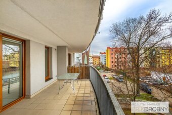 Pronájem bytu 1kk, 33 m2, s parkovacím stáním a terasou - 5