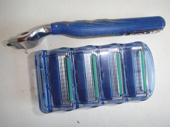 GILLETTE Mach3 - 5