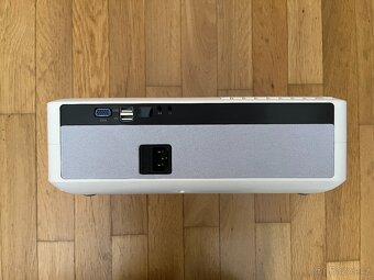 projektor Vankyo Performance - 5