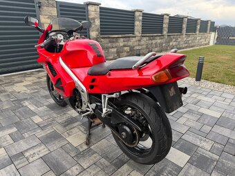 Honda VFR 750 - 5