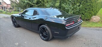 DODGE CHALLENGER 5,7 HEMI 2019 33000 km - 5