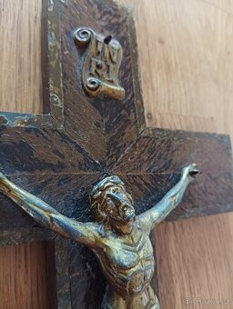 STAROŽITNÝ DŘEVĚNÝ KŘÍŽ S CÍNOVÝM KRISTEM NA KŘÍŽI - FRANCIE - 5