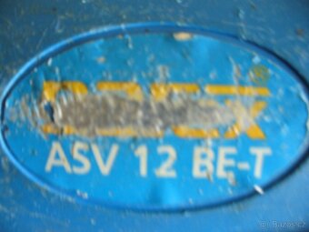 aku vrtačka NAREX včetně nabíječky na ND - 5