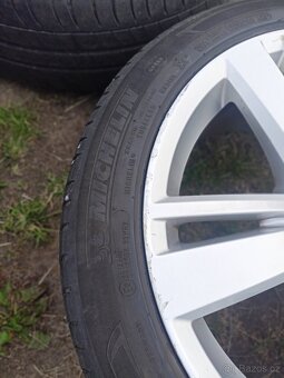 ALU KOLA 5×112/17 -PNEU 225/45/17 - 5