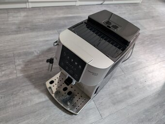 Automatický kávovar DeLonghi ECAM 220.31.SB Magnifica Start - 5