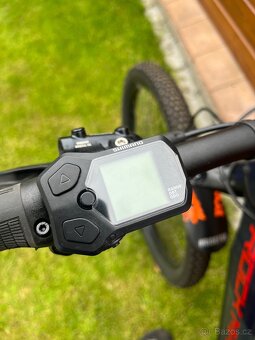 Celoodpružené ZÁNOVNÍ elektrokolo ROCK MACHINE 29" / 168km - 5