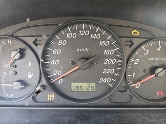 Mazda 626 85kW 2L 2002 - 5
