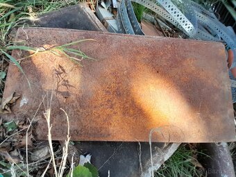 Prodám litinové desky na kamna. - 5