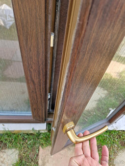 Okno plastové 103x106cm hnědé - 5