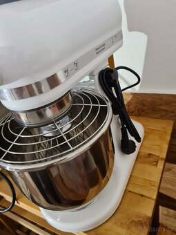 Kuchynsky profi robot 7L - 5