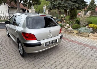 Peugeot 307 1,6i serviska , klima ,1 Majit benzín - 5