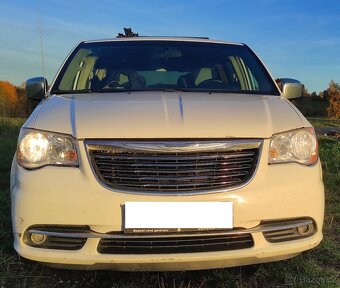 Chrysler Town Country 3,6 Penta DVD 2011 - 5