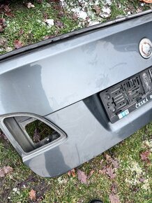 Prodám kufr na bmw e61 - 5