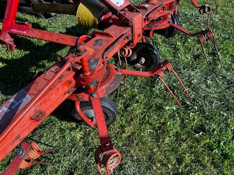Obraceč sena Fella TH360 -rozsah 3,6 metru- - 5