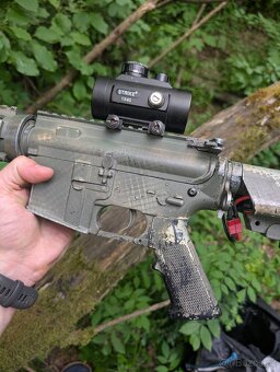 Celokov airsoft AEG M4 16" + kolimátor + příslušenství - 5