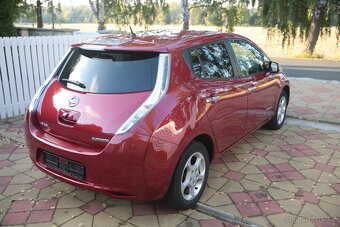 Nissan Leaf 2017 30kWh - lehce poškozený - plně pojízdný - 5